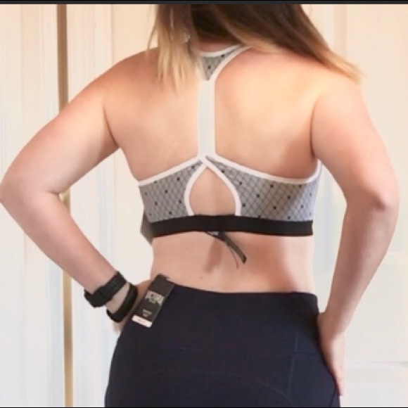 Victoria’s Secret Incredible Sports Bra 36D - Picture 2 of 2